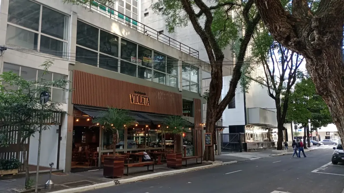 Fachada comercial do Condomínio Paranapanema tratada pela Steeltec Engenharia